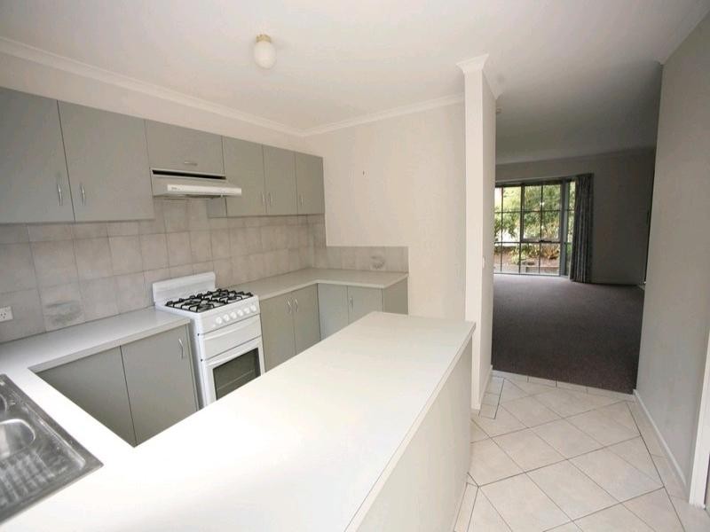 2/12 Sherwood Avenue, Ringwood East VIC 3135