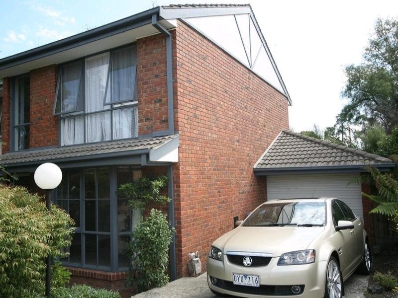 2/12 Sherwood Avenue, Ringwood East VIC 3135