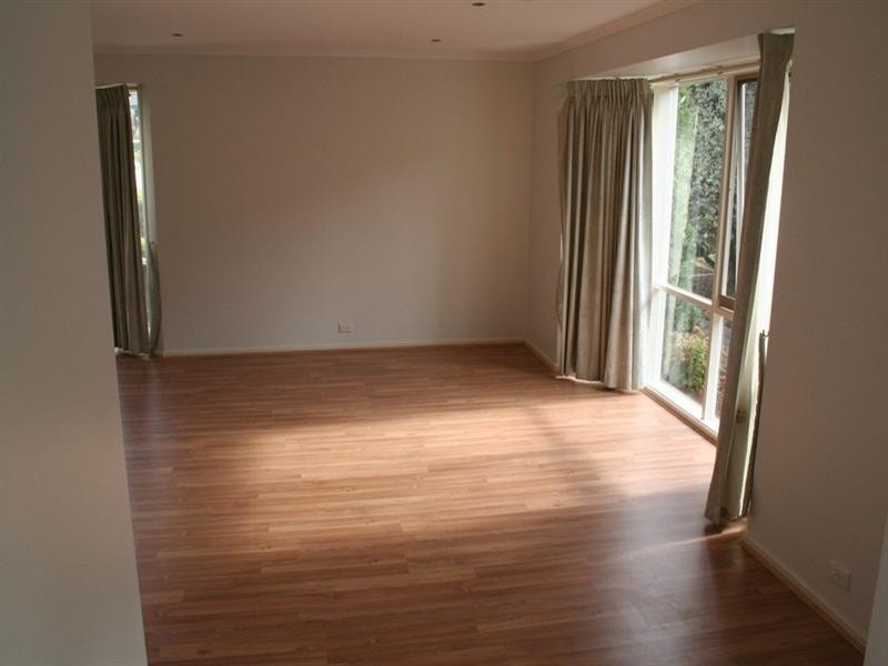 26 Laanecoorie Drive, Lysterfield VIC 3156