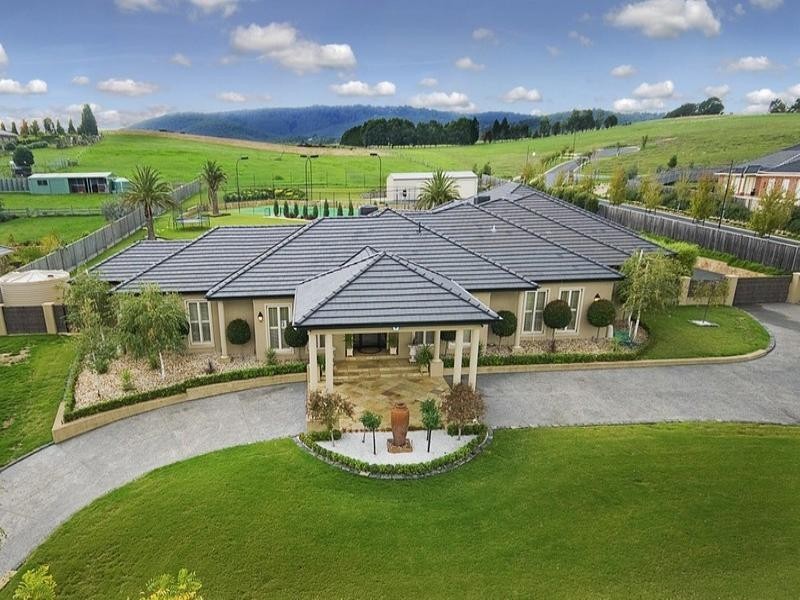 73 Grange Drive, Lysterfield VIC 3156