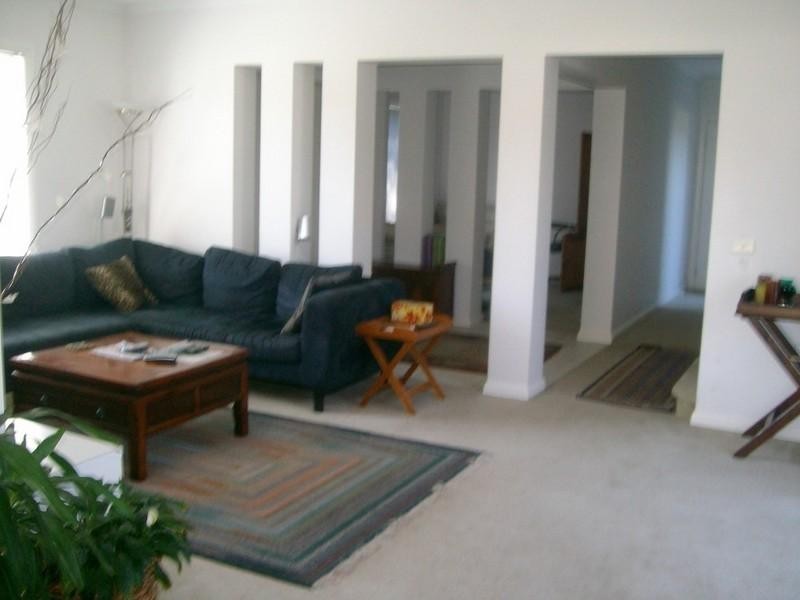 4 Sovereign Manors Crescentescen, Rowville VIC 3178