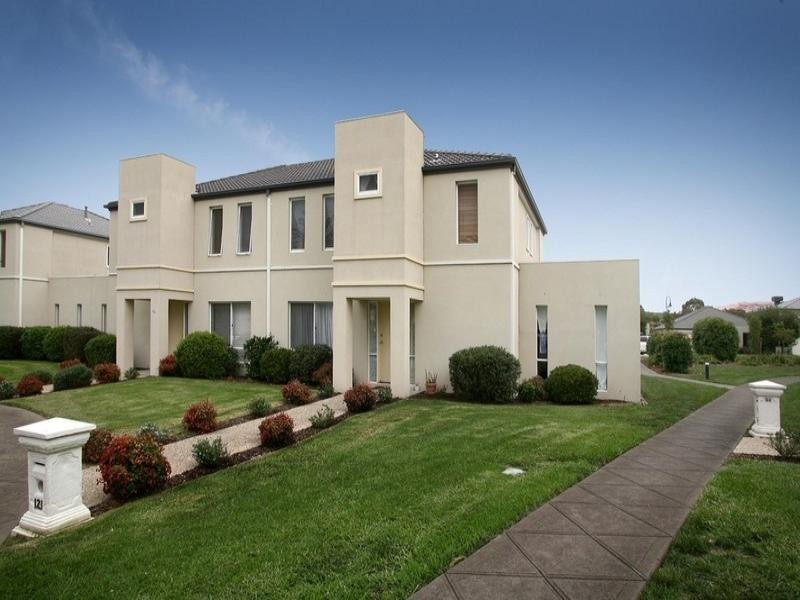 123 Sovereign Manors Crescent, Rowville VIC 3178