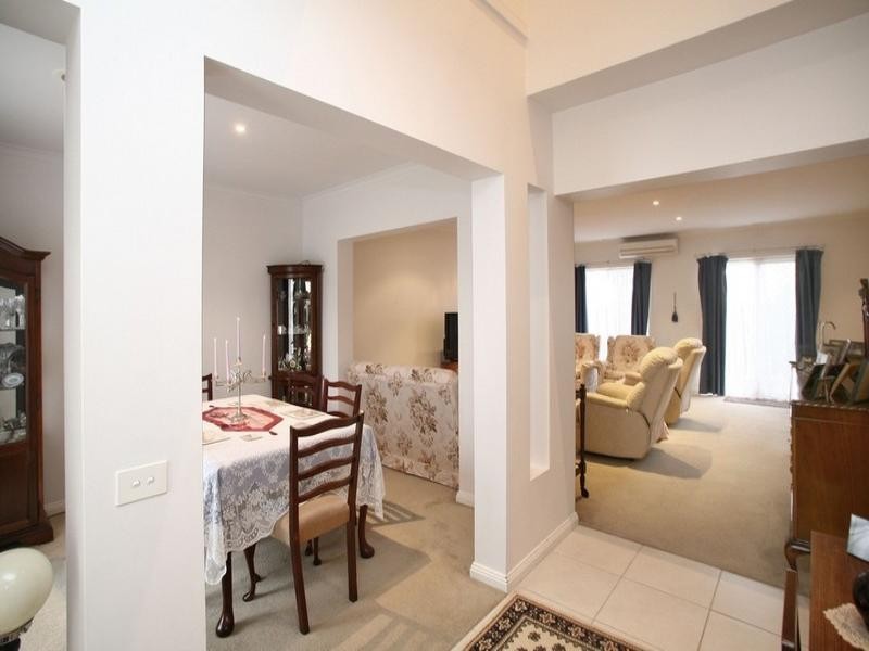 123 Sovereign Manors Crescent, Rowville VIC 3178