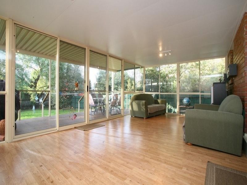 23 Bexsarm Crescent, Rowville VIC 3178