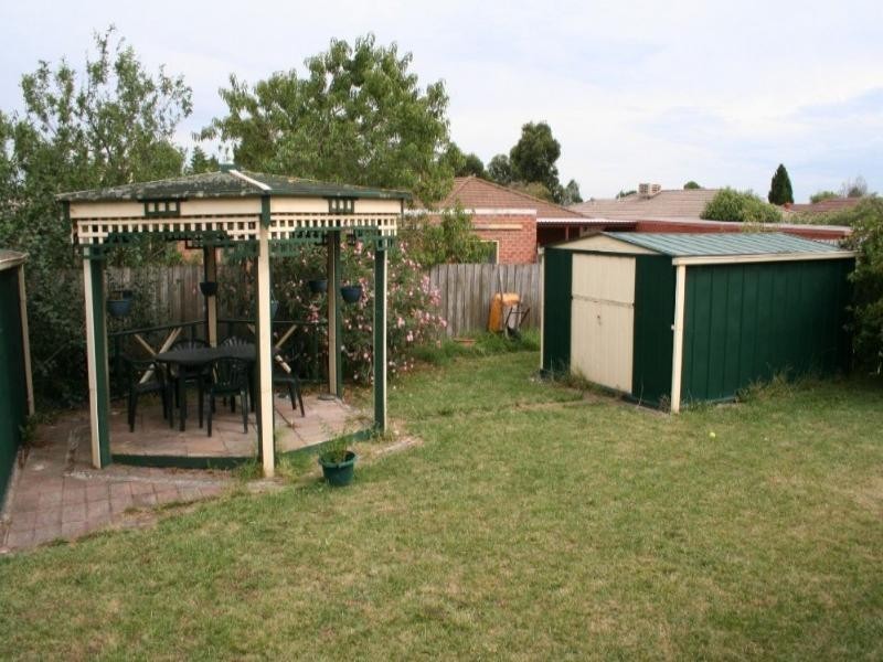 332 Dandelion Drive, Rowville VIC 3178
