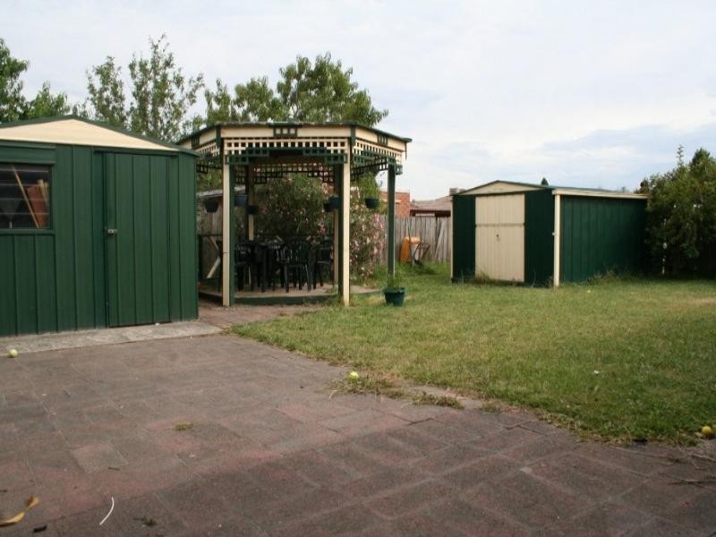 332 Dandelion Drive, Rowville VIC 3178