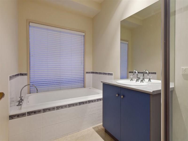 29 Langhorne Crescent, Rowville VIC 3178