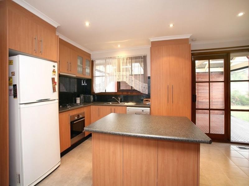 15 Trevena Close, Rowville VIC 3178