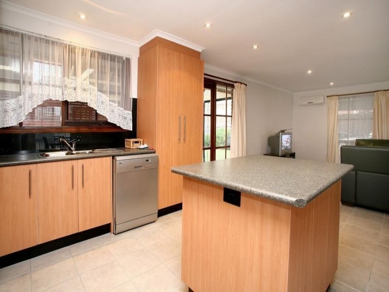 15 Trevena Close, Rowville VIC 3178