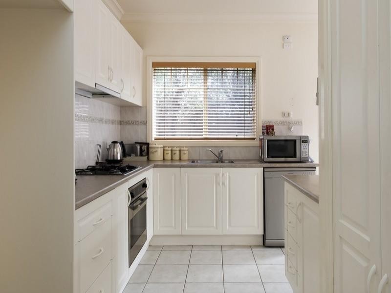 2/13 Yvette Drive, Rowville VIC 3178