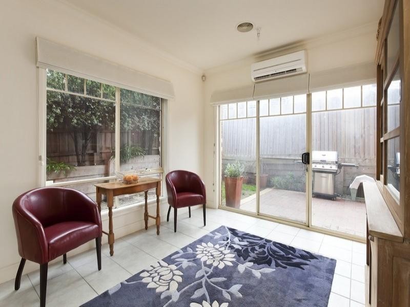 2/13 Yvette Drive, Rowville VIC 3178