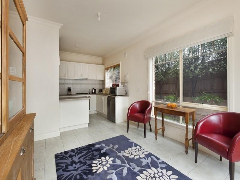 2/13 Yvette Drive, Rowville VIC 3178
