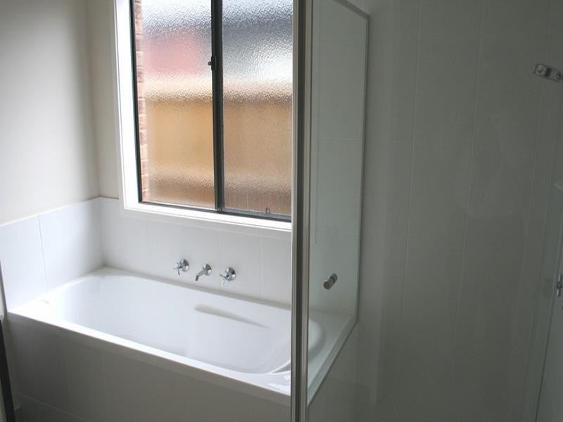 18 Boland Drive, Lyndhurst VIC 3975