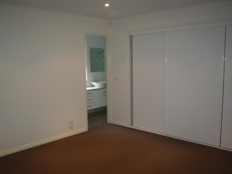 2/6 Darnley Court, Rowville VIC 3178