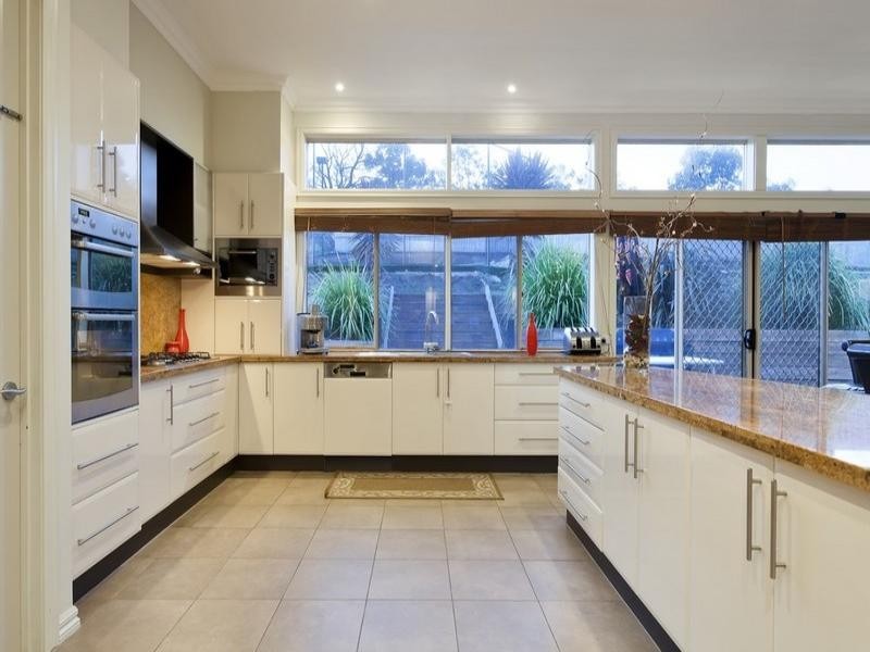 7-9 Gladesville Close, Lysterfield South VIC 3156