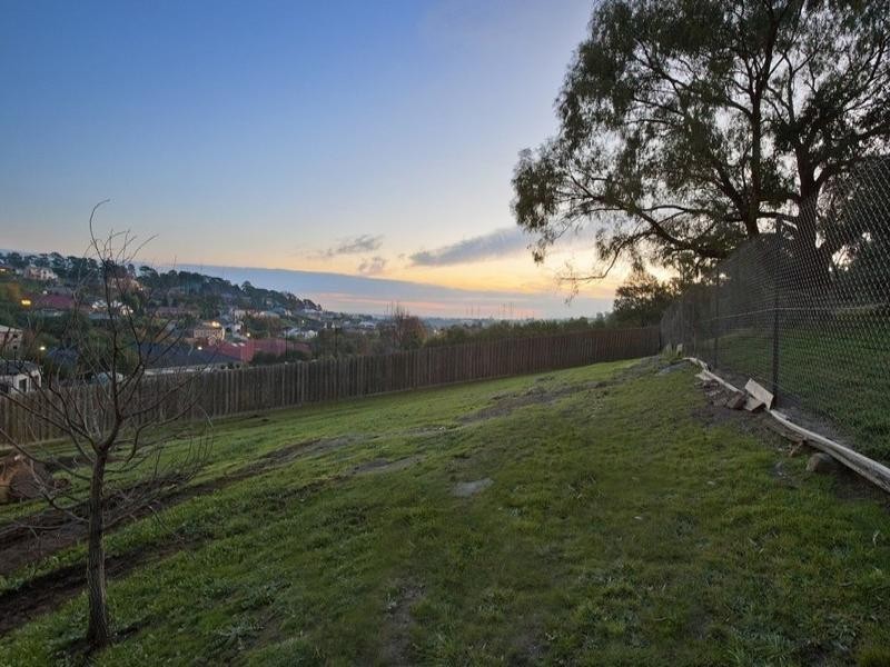 7-9 Gladesville Close, Lysterfield South VIC 3156