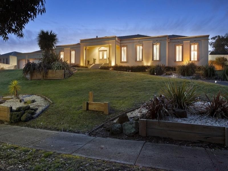 7-9 Gladesville Close, Lysterfield South VIC 3156