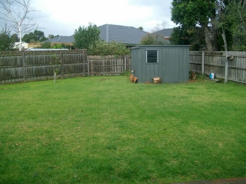 33 Cardinia Way, Rowville VIC 3178