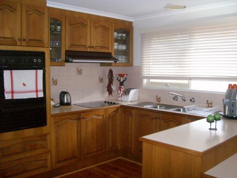 13 Witken Avenue, Wantirna South VIC 3152