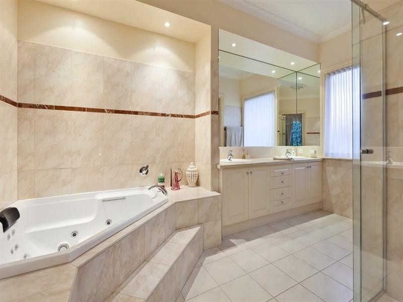 81 Grange Drive, Lysterfield VIC 3156