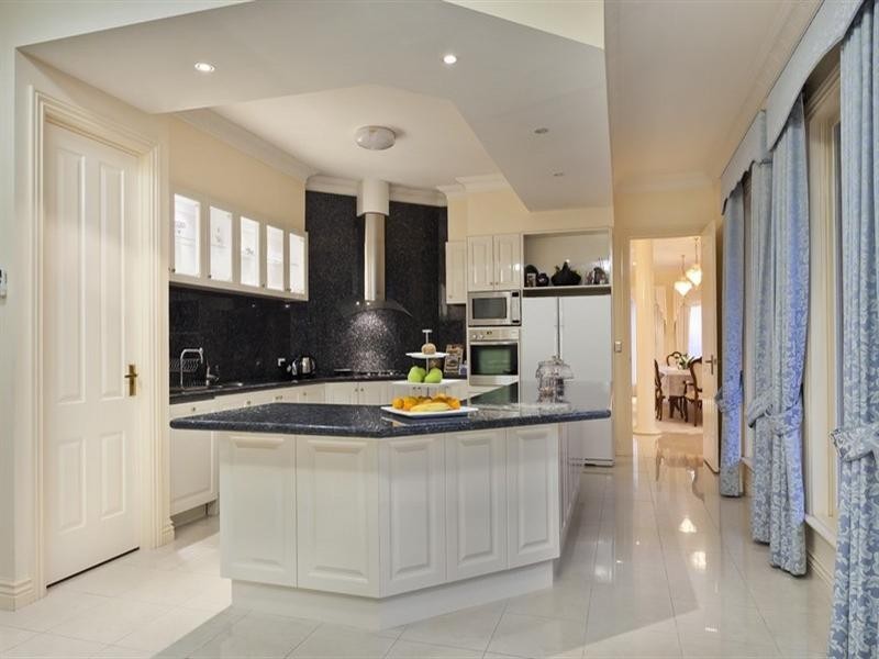 81 Grange Drive, Lysterfield VIC 3156