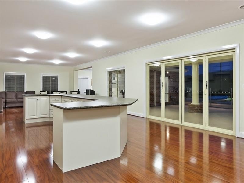 81 Grange Drive, Lysterfield VIC 3156