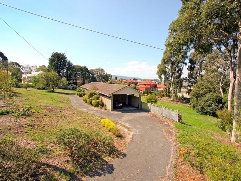 12 Raymond Road, Rowville VIC 3178