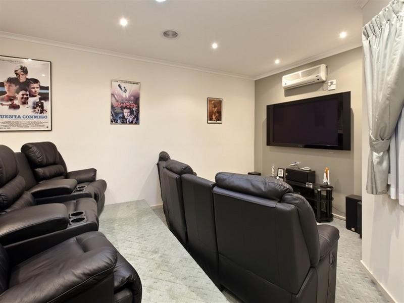 11 Forrest Hill Grove, Lysterfield South VIC 3156