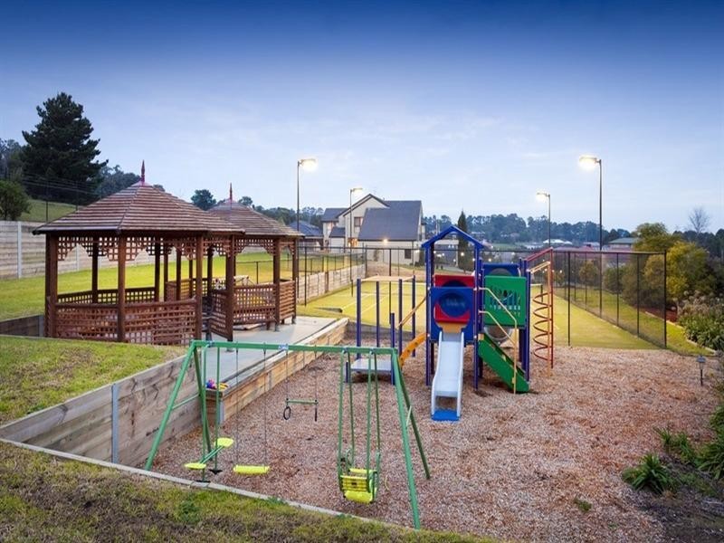 11 Forrest Hill Grove, Lysterfield South VIC 3156