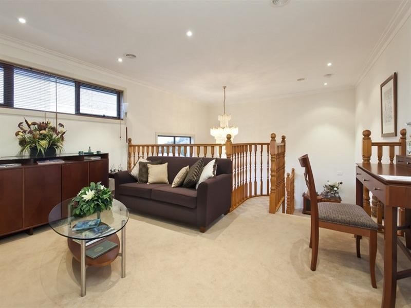 11 Forrest Hill Grove, Lysterfield South VIC 3156