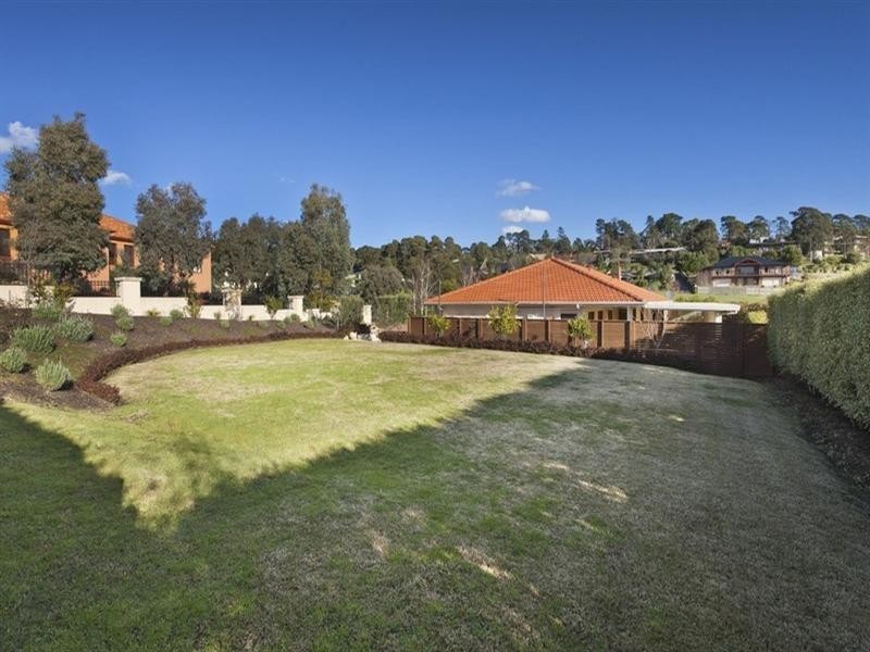1 Hill Edge Court, Lysterfield South VIC 3156