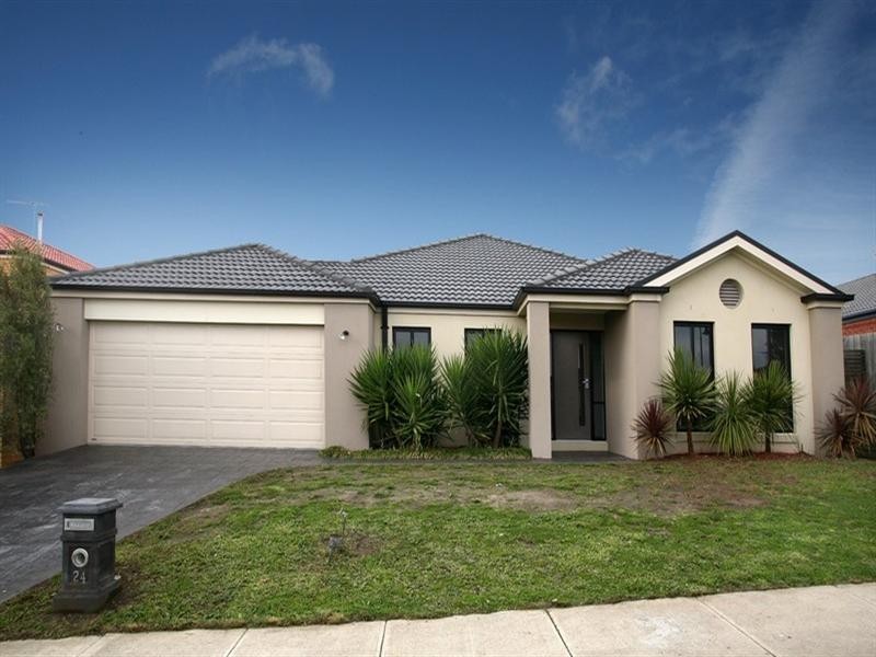 24 Norwegian Way, Narre Warren South VIC 3805