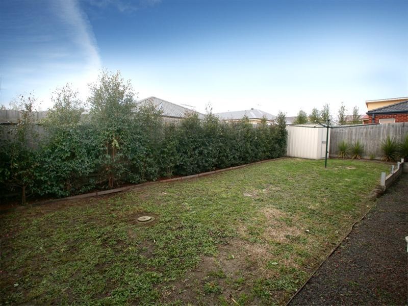 24 Norwegian Way, Narre Warren South VIC 3805