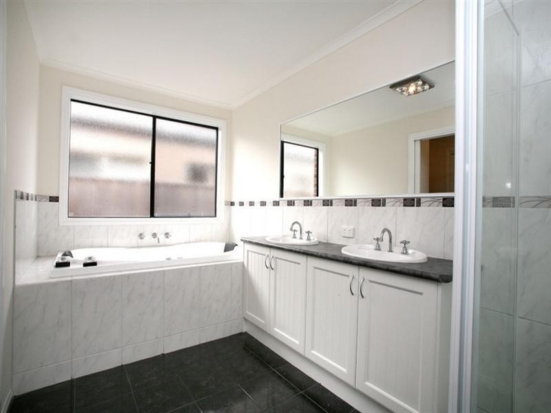 4 Viewline Way, Lyndhurst VIC 3975