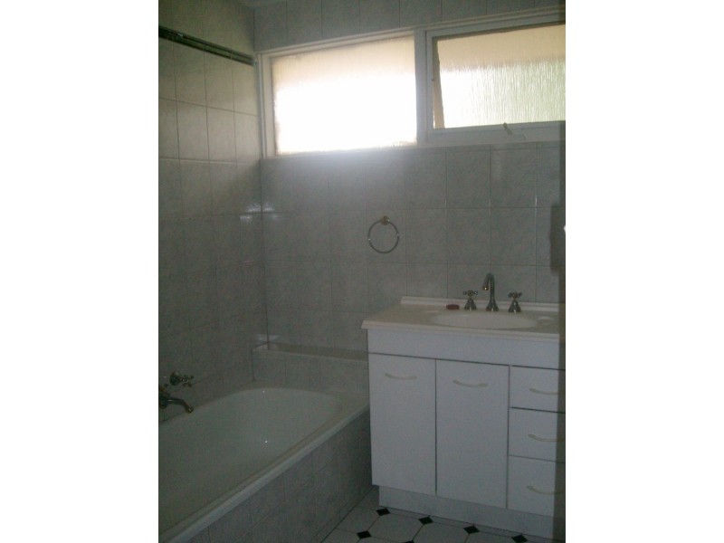 36 Michele Drive, Scoresby VIC 3179