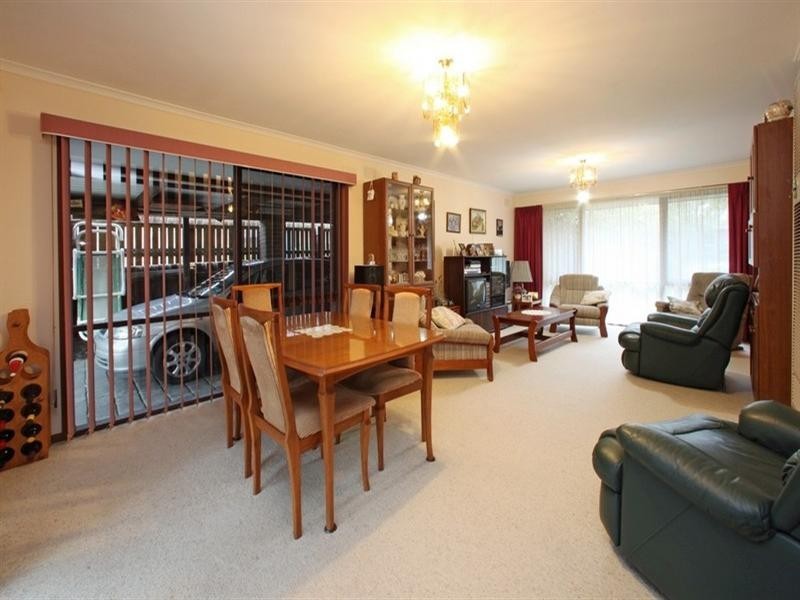 17 Mantung Crescent, Rowville VIC 3178