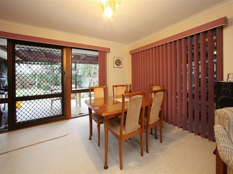 17 Mantung Crescent, Rowville VIC 3178