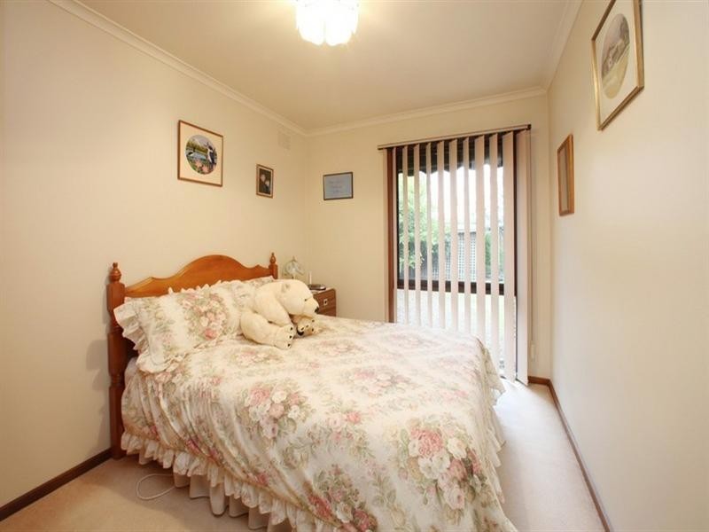 17 Mantung Crescent, Rowville VIC 3178