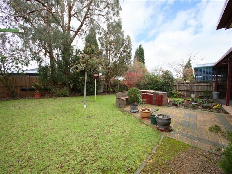 17 Mantung Crescent, Rowville VIC 3178