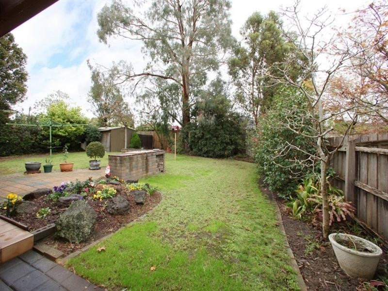 17 Mantung Crescent, Rowville VIC 3178