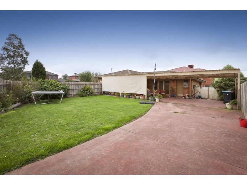 24 Landsborough Avenue, Rowville VIC 3178