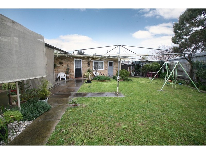 17 McNab Court, Dandenong VIC 3175