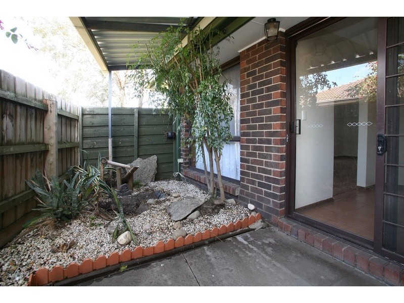 219 Dandelion Drive, Rowville VIC 3178