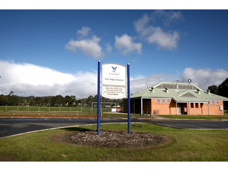 219 Dandelion Drive, Rowville VIC 3178