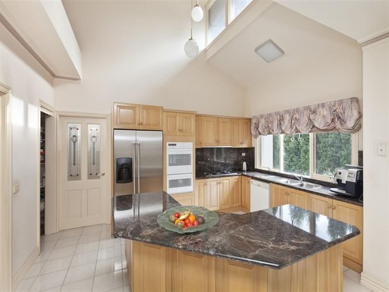 61 Clondara Drive, Rowville VIC 3178