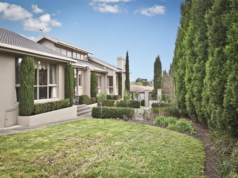 61 Clondara Drive, Rowville VIC 3178