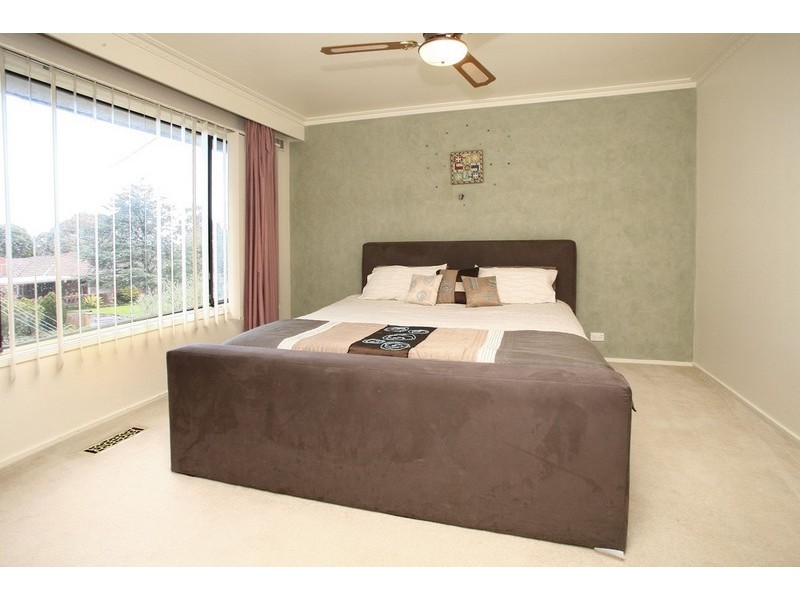 4 Lidgate Avenue, Rowville VIC 3178