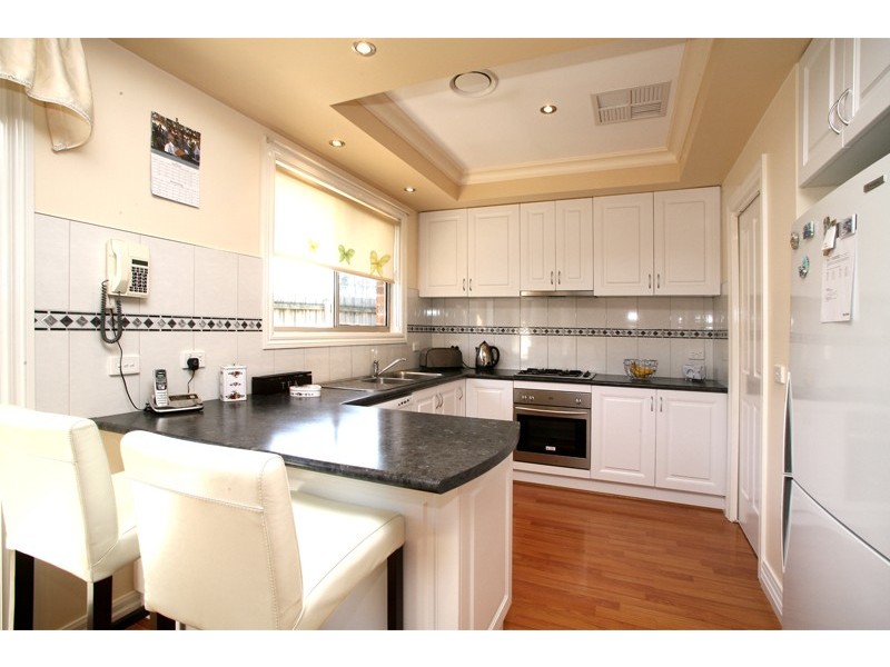 2/4 Bristol Place, Rowville VIC 3178