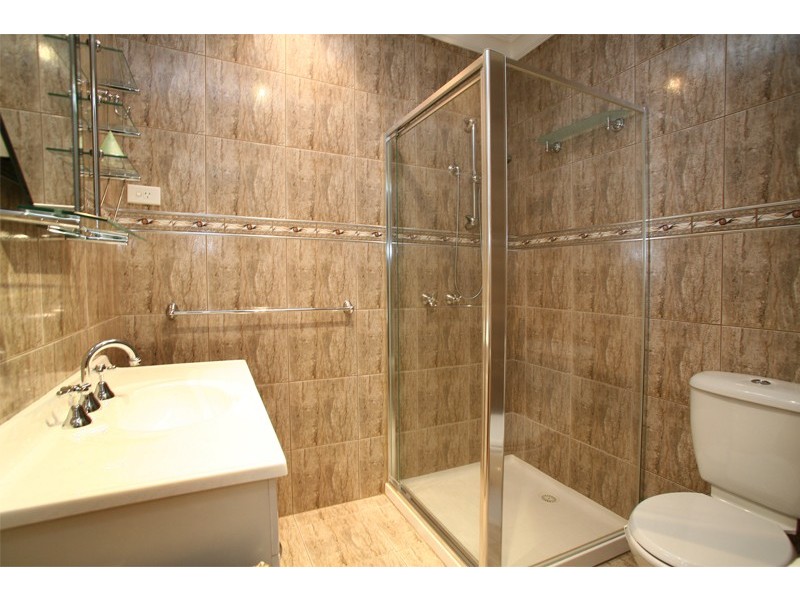 2/4 Bristol Place, Rowville VIC 3178