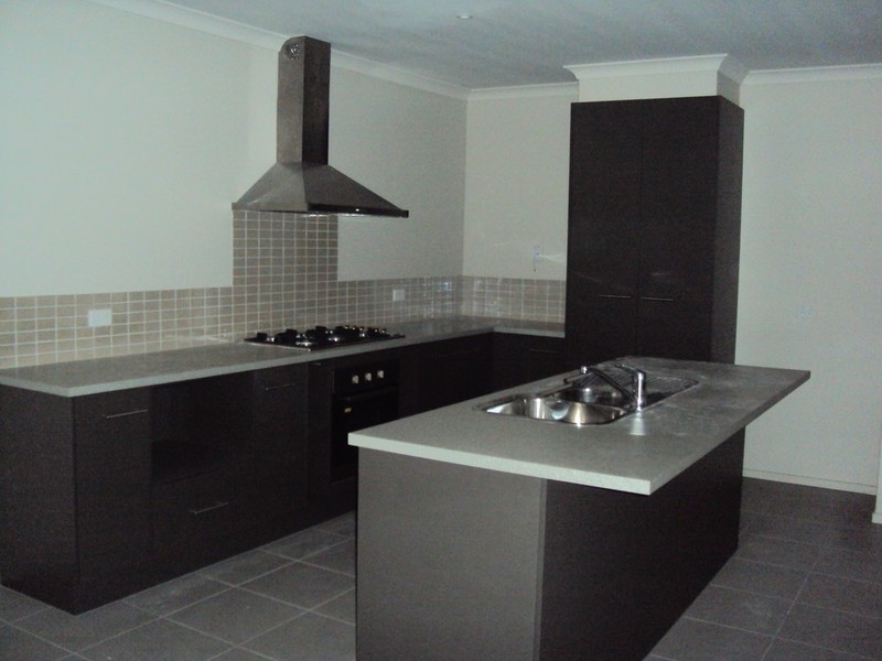 31 Sierra Walk, Cranbourne North VIC 3977